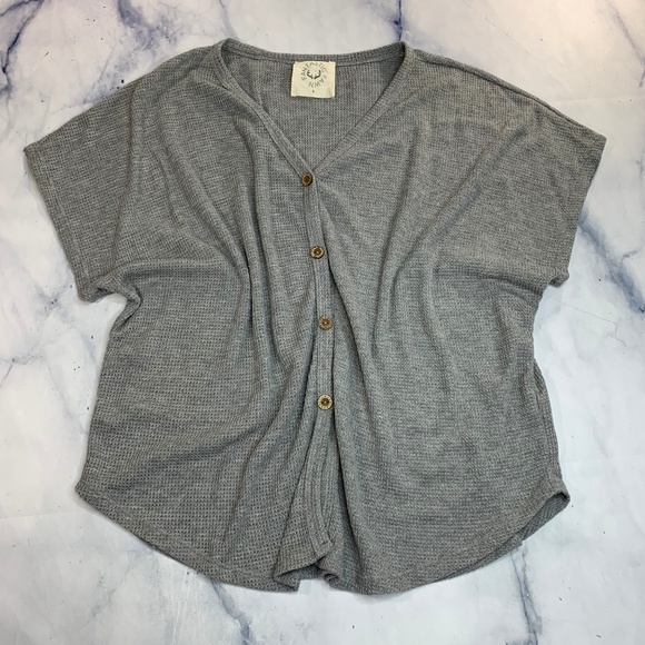 Fantastic Fawn Grey Thermal Button Down Top Blouse - Picture 3 of 8